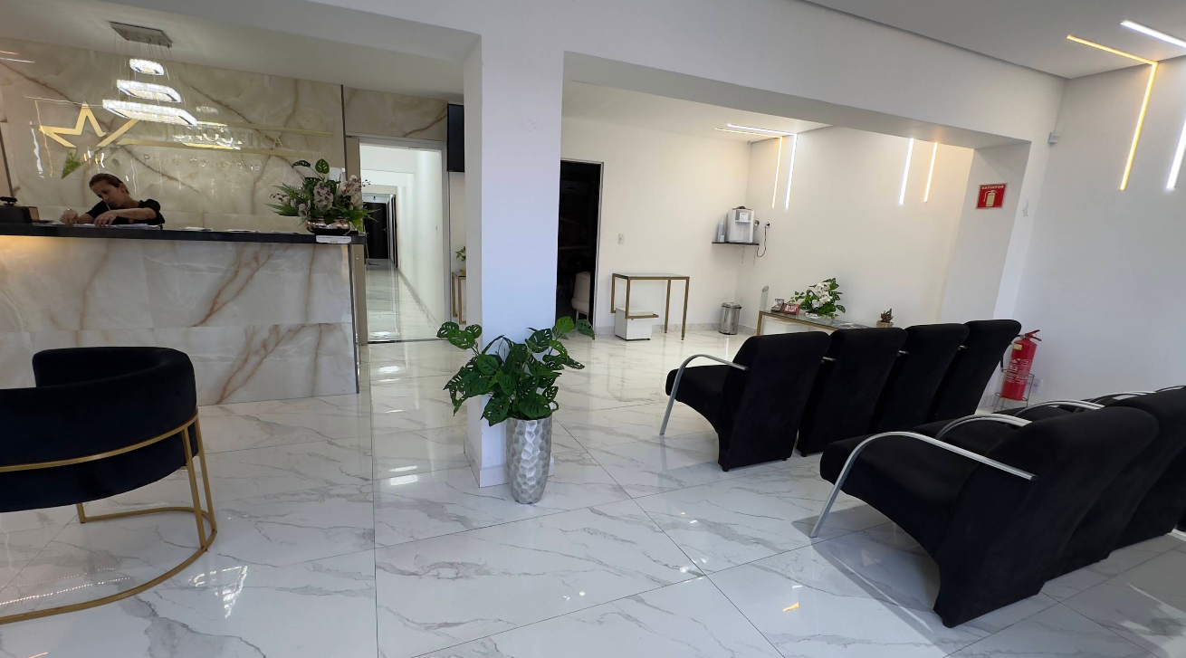 Sala de espera da clínica Junqueira Prime Odontologia